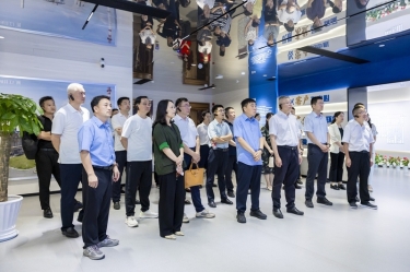 嘉興市工會企事業(yè)單位民主管理現(xiàn)場會走進景興紙業(yè)